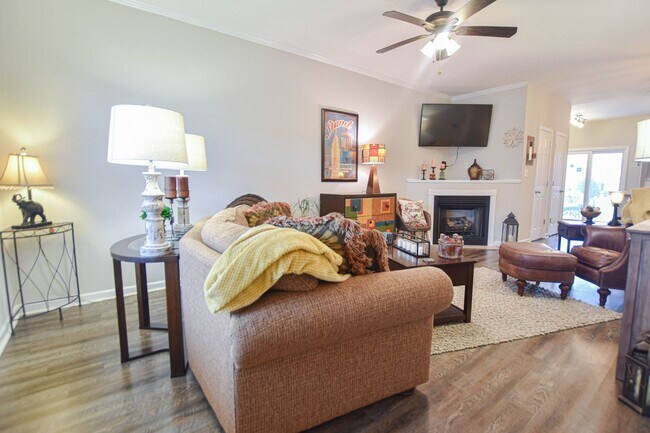 Foto del edificio - Pet Friendly Two Bedroom!