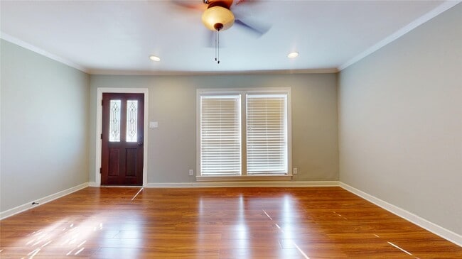 Building Photo - 317 Moody St