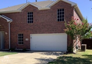 Building Photo - 2010 Chisolm Trl