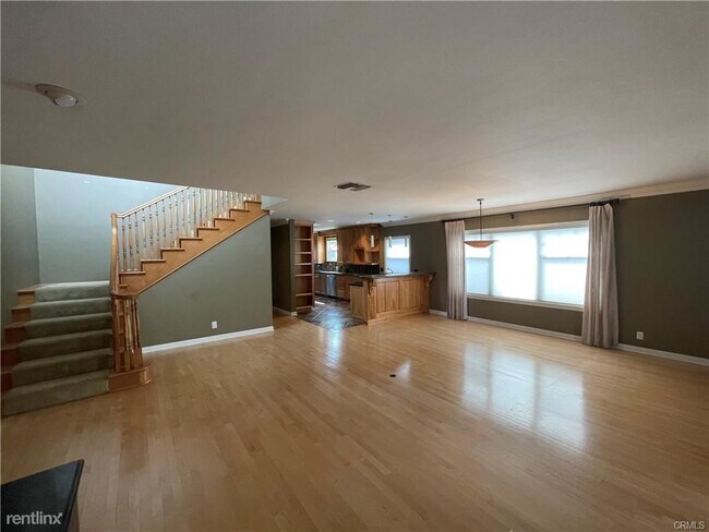 Foto del edificio - 3 br, 3 bath House - 220 Baltimore Ave