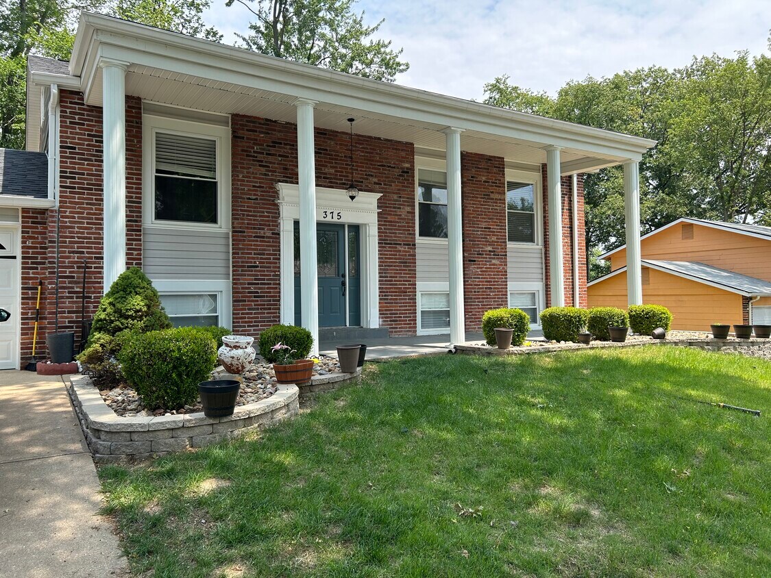 Primary Photo - 375 Messina Dr
