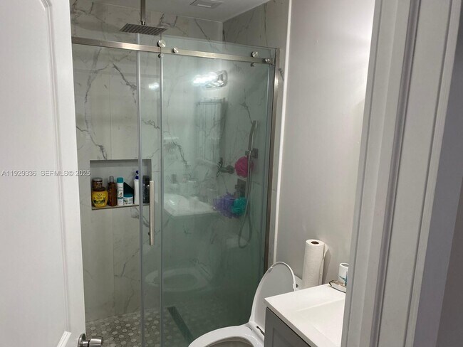 Foto del edificio - 342 E 46th St