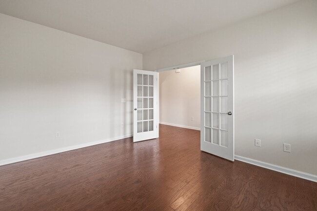 Building Photo - This Almost New Construction home, with 5 bedrooms & 4 baths