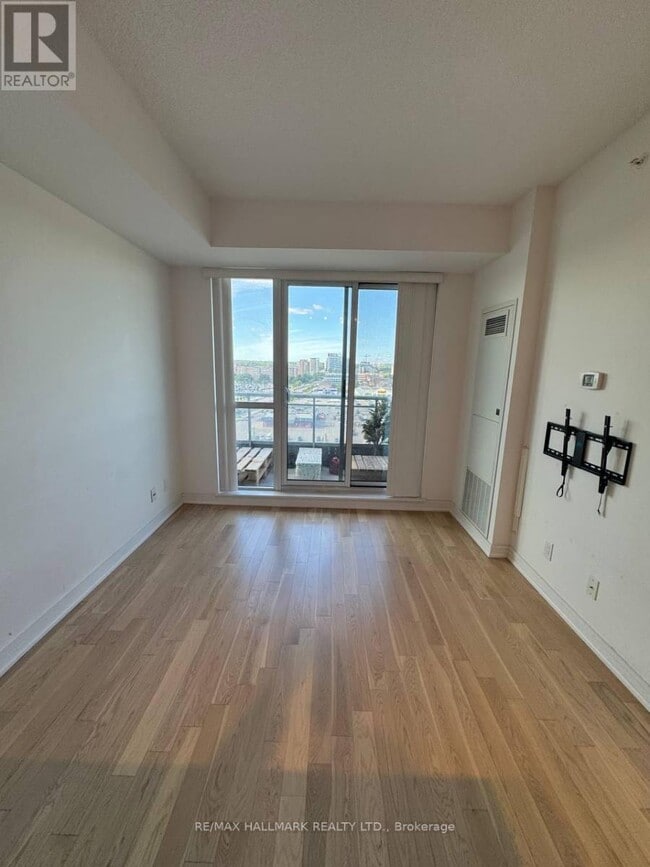 Photo du bâtiment - 9205 Yonge St