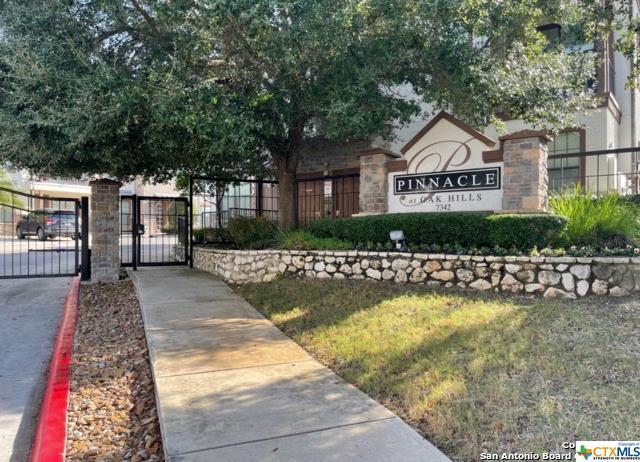 Primary Photo - 7342 Oak Manor Dr