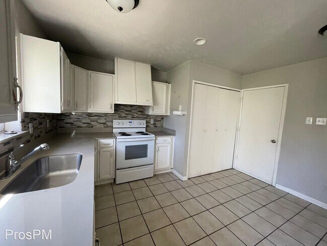 Building Photo - 3 br, 2 bath House - 2633 Santa Anna Drive