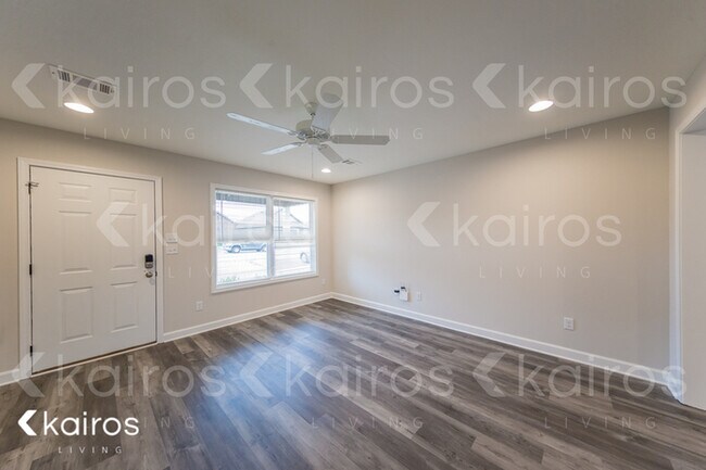 Building Photo - 1432 Maxwell Circle