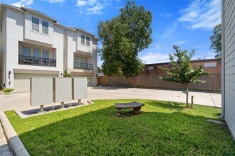 Building Photo - 12080 East Fwy