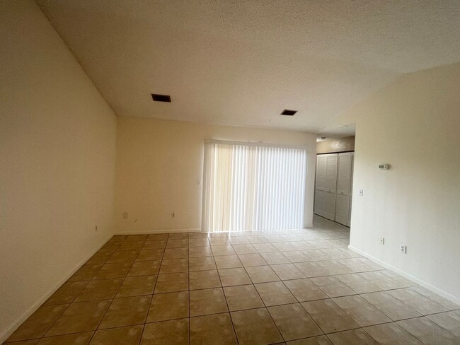 Building Photo - 26 Bunker View Dr