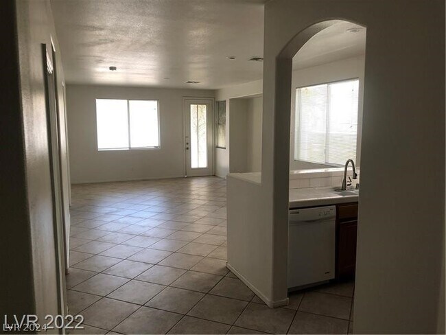 Building Photo - 9781 Del Mar Heights St