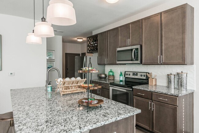 Foto del edificio - Village at Westland Cove Apartments