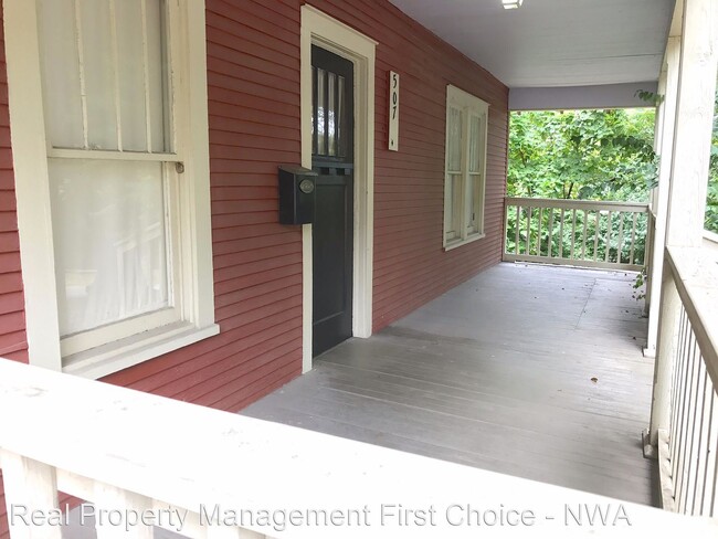 Building Photo - 2 br, 1 bath House - 507 W Center Street