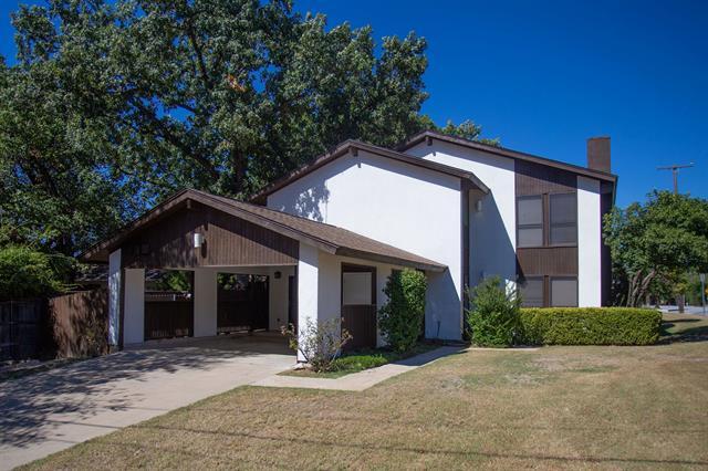 Primary Photo - 2301 Mistletoe Dr