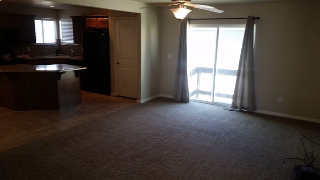 Foto del edificio - Beautiful 2011 home in West Haven for rent