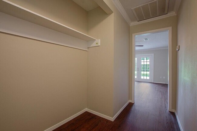 Foto del edificio - 4205 Ember Ln