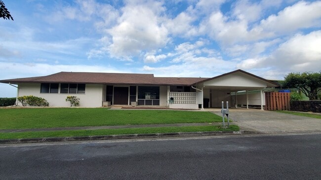 Crown Terrace single story with attached s... - Crown Terrace single story with attached s... House