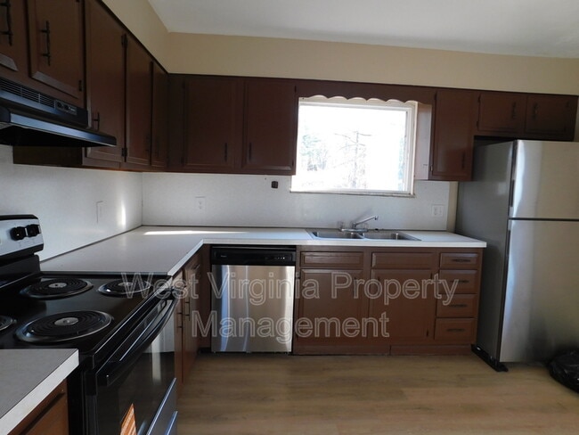 Building Photo - 98 Goodman Dr