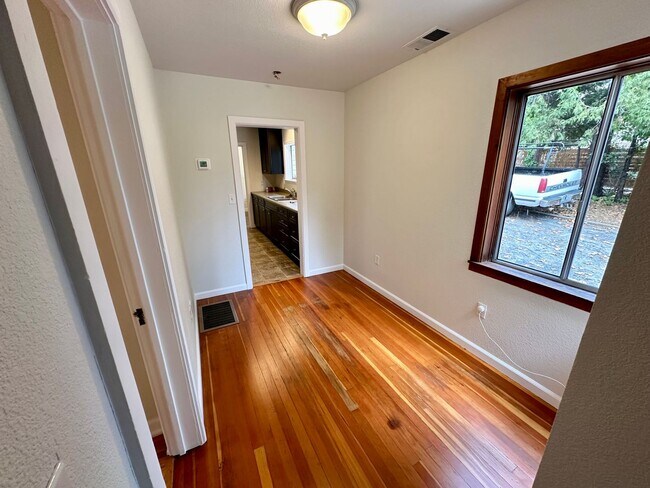 Building Photo - 3 Bedroom 2 Bathroom Cabin in Nevada City