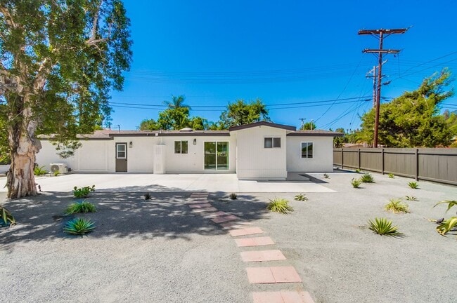 Building Photo - Charming & Upgraded San Marcos Home with Privacy and Space