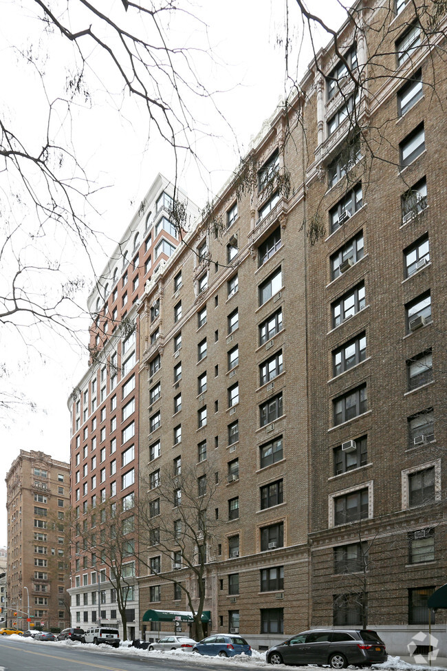 Building Photo - Royal Summit Apartments III