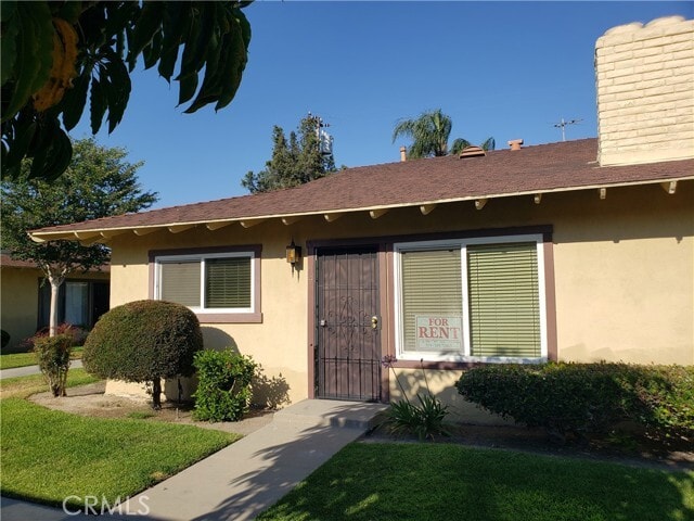 Building Photo - 1030 N Acacia St