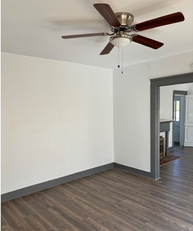 Building Photo - Reently Remodeled Quadruplex - Great Location