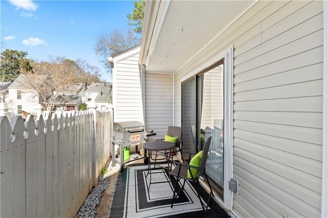 Foto del edificio - 2685 Meadowlawn Dr