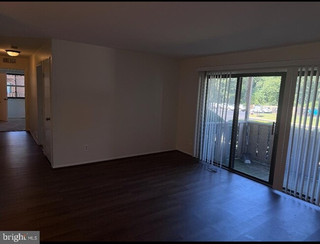 Building Photo - 1001 Woodhollow Dr
