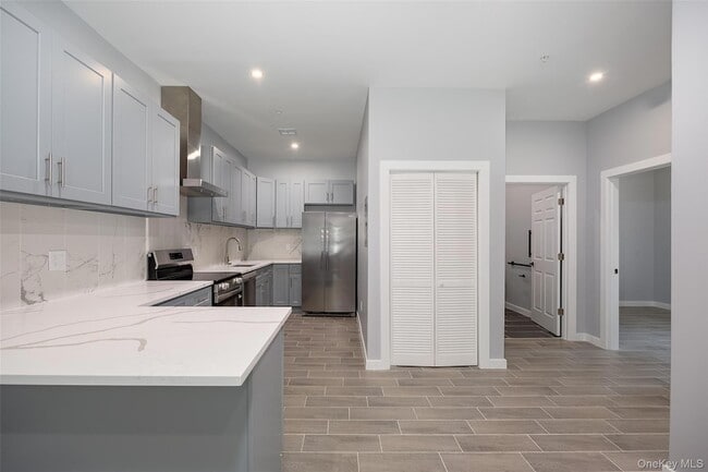 Building Photo - 126 Innis Ave