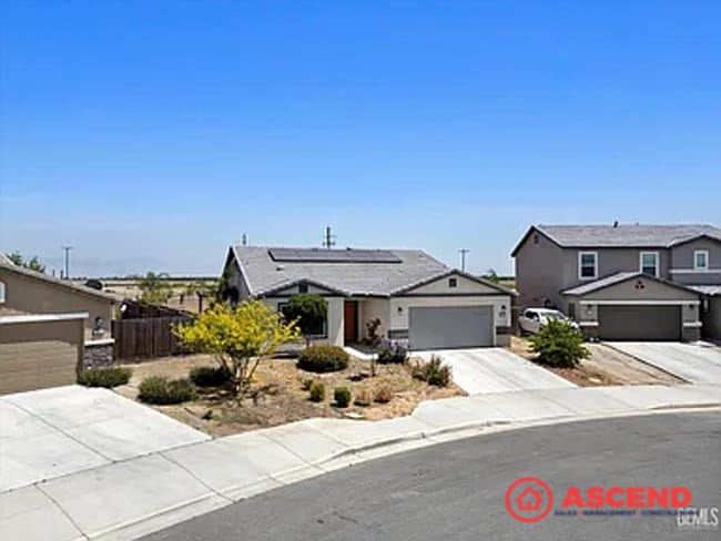 Building Photo - Stunning 4 Bedroom in Southwest Bakersfield!