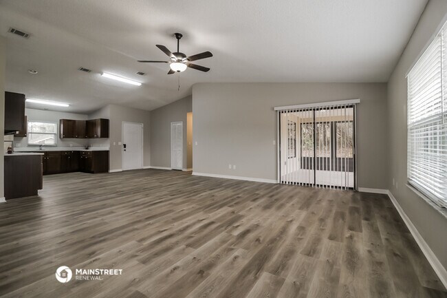 Building Photo - 2298 Greenbrier St