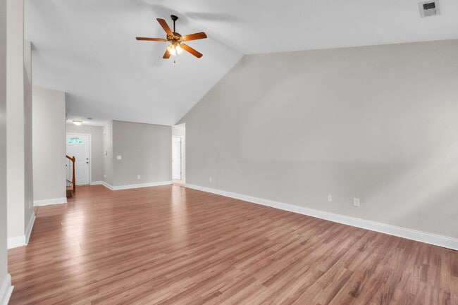 Building Photo - 3BR/2BA Home in Tyger Pointe with Bonus Room & Fenced Yard!