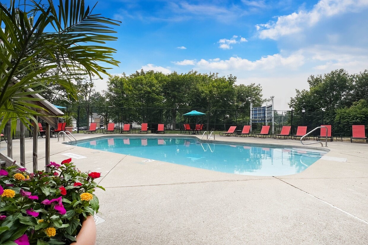 Primary Photo - Hunter's Creek Apartments