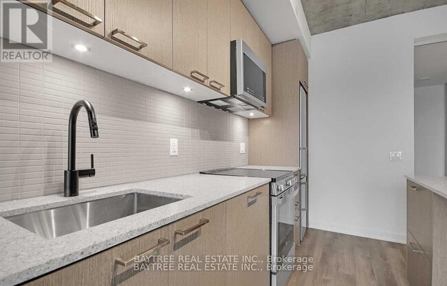 Building Photo - 1808 St Clair Ave W