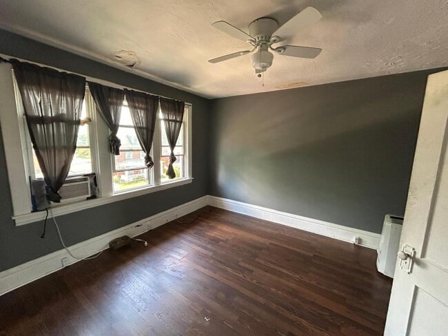 Photo - 1502 Davis Ave House