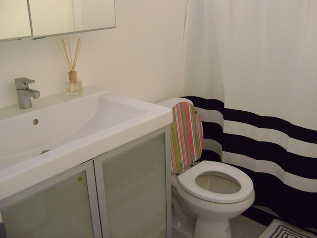 Bathroom - 1151 Colorado Blvd