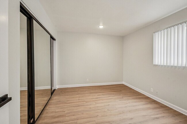 Interior Photo - 420 Windsor Rd