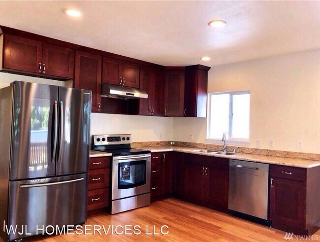 Foto del edificio - 4 br, 2 bath House - 5503 NE 5th Ave