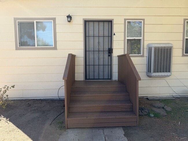 Building Photo - Now available 3 Bedroom | 2 bath home in t...