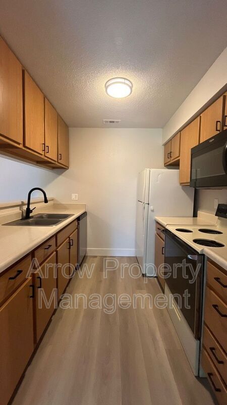 Primary Photo - 2384 North 44th Street