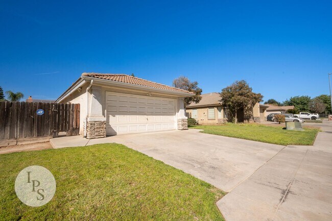 Foto del edificio - North West Fresno Home, 3BR/2BA, Built 199...