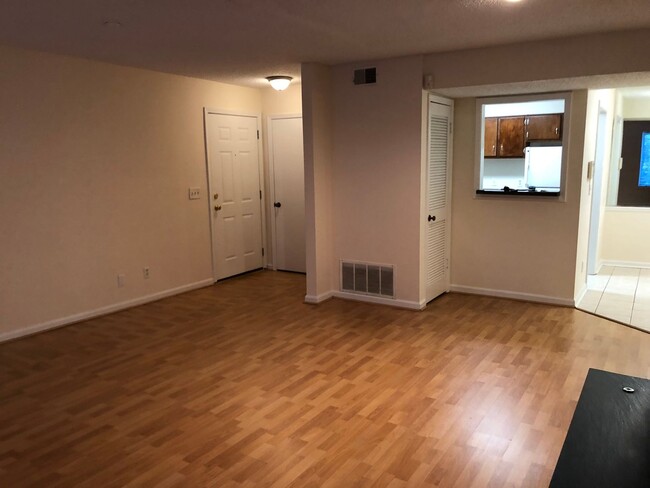 Foto del edificio - Ground Floor Condo Near Emory, CDC & Decatur