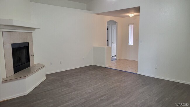 Building Photo - 4870 S Rinaldi Dr