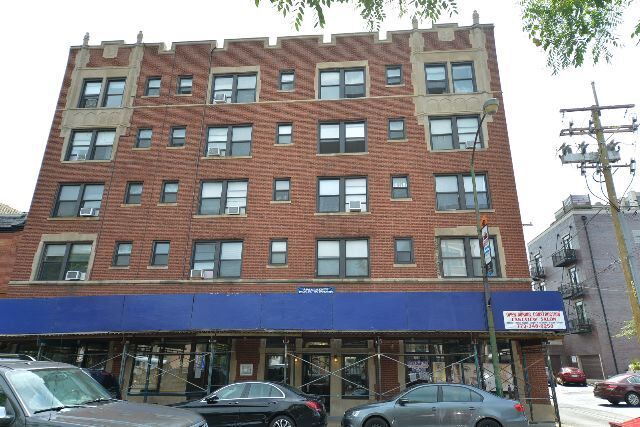 Building Photo - 720 W Belmont Ave