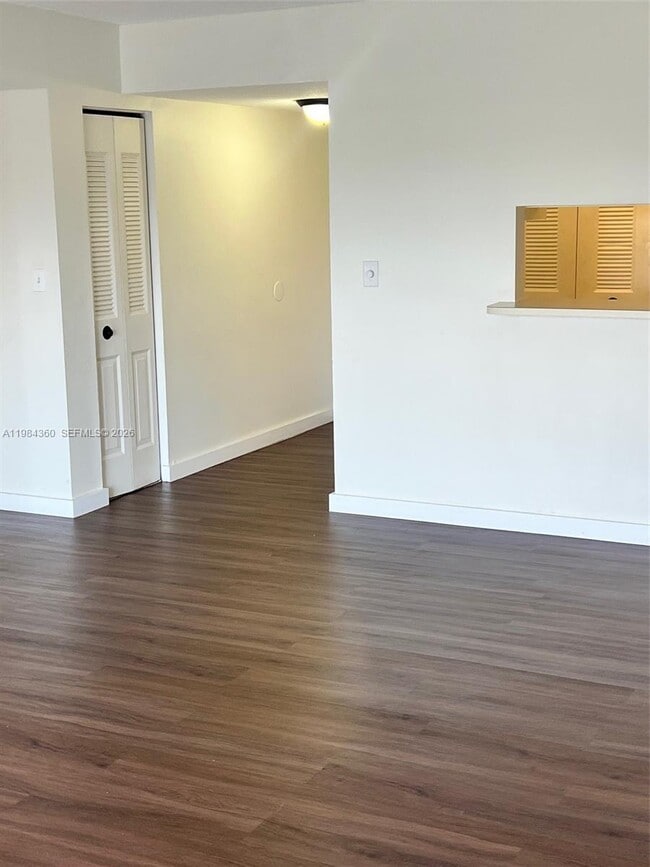 Foto del edificio - 10431 N Kendall Dr