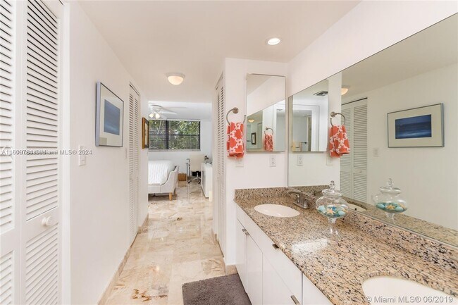 Building Photo - 55 Ocean Ln Dr