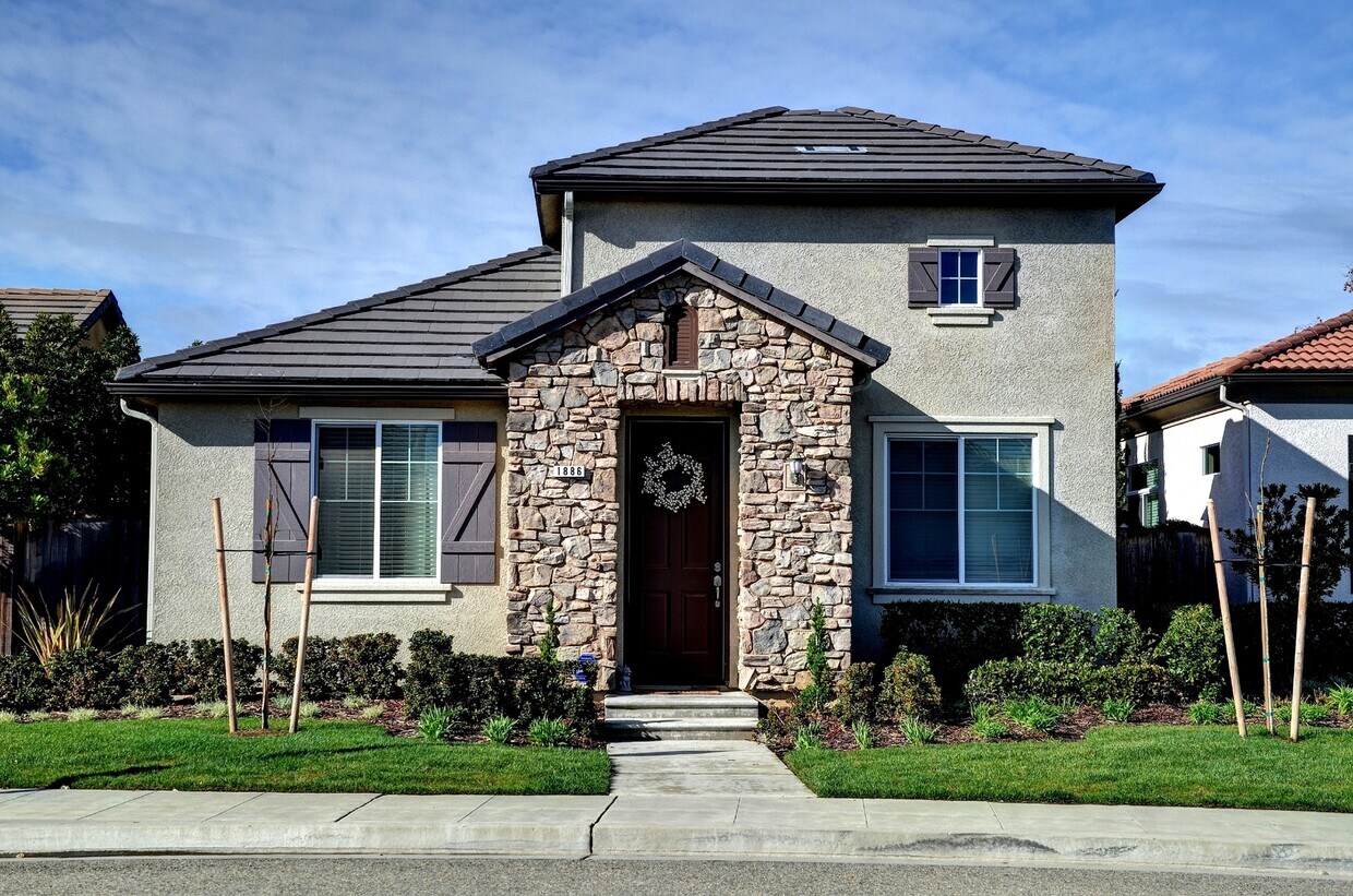 Foto principal - Harlan Ranch Home for Lease -