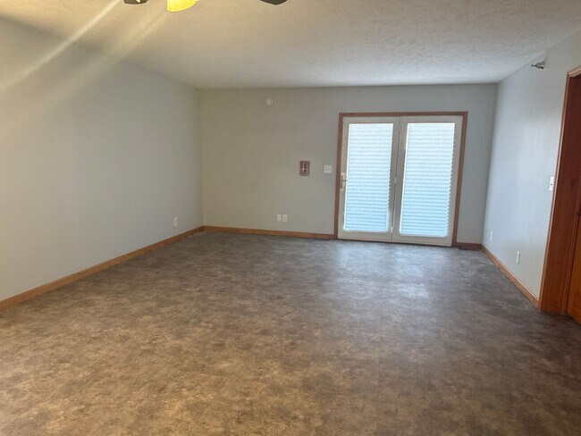 Foto del edificio - Newly renovated west side duplex with full basement!