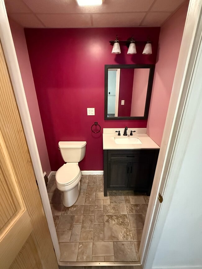 Foto del edificio - 94 S Main St