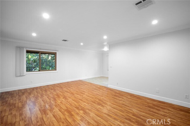 Foto del edificio - 823 E Wilson Ave